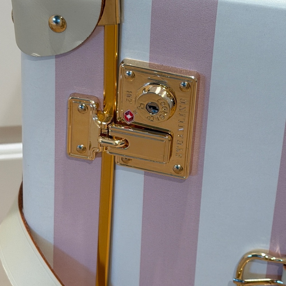 New Steamline luggage pink stripe suitcase Check in spinner - Picture 6 of 6